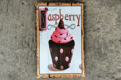 Træskilt med motiv - Cupcake rasberry