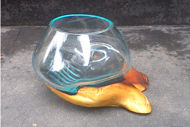 Glass on wood - Hænder